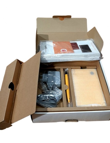 CONSOLA NINTENDO DSI XL. Amarilla