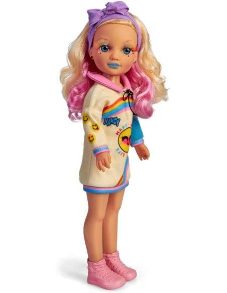 NANCY MAQUILLAJE ARCO IRIS. FAMOSA