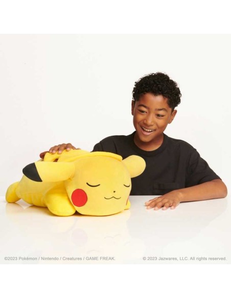 POKÉMON PELUCHE DE PIKACHU DORMILON 46CM. BIZAK.