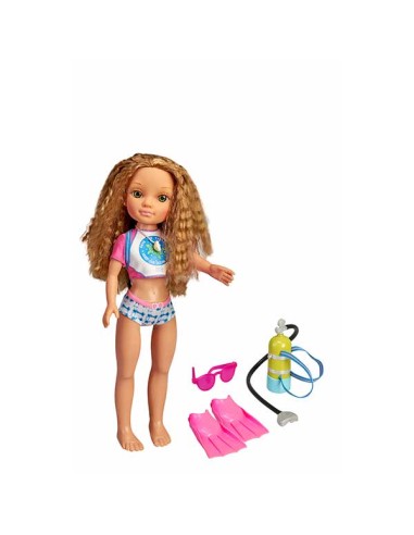 NANCY UN DÍA SALVANDO TORTUGAS. FAMOSA.