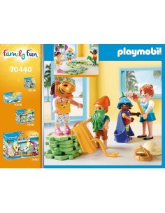 70440 PLAYMOBIL FAMILY FUN KIDS CLUB.  2