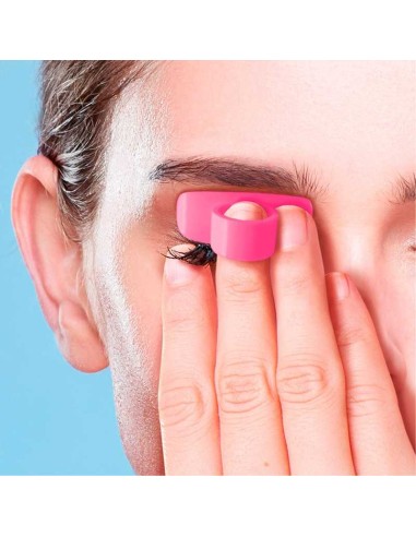 ESTUDIO DE OJOS BRILLANTES. ESTILO TOTAL. BIZAK.