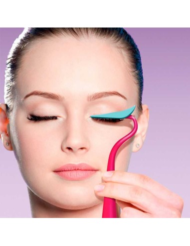 ESTUDIO DE OJOS BRILLANTES. ESTILO TOTAL. BIZAK.